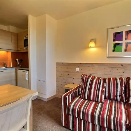 Apartment Joli Studio-cabine Pour 4 Avec Cuisine Equipee A Belle Plagne - Fr-1-455-192 *